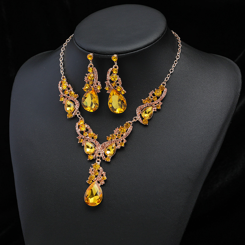 New exaggerated temperament necklace and earrings two-piece retro set